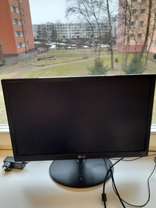 22-tolline monitor (1 foto / 3)