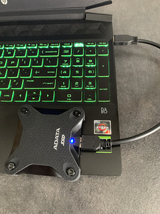 Ryzen/16gb ddr4 /GTX 1050/256ssd+1 TB SSD HP Pavilion 15 (10 foto / 10)