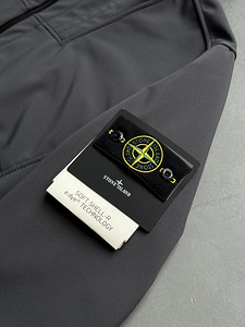 Stone Island SoftShell-R jakk | Meeste jakk | Gore-Tex (3 foto / 10)