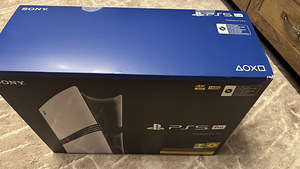 Sony PlayStation 5 Pro (1 foto / 4)