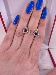 Серьги из нетемнеющего, гипоаллергенного металла (2 фото из 10)