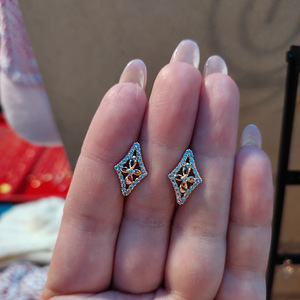 Серьги из нетемнеющего, гипоаллергенного металла (4 фото из 10)