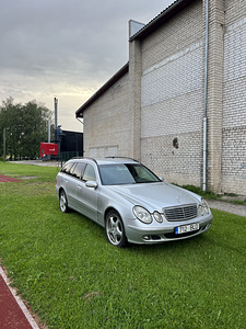 Мерседес W211 (8 фото из 10)