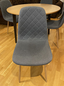 Müüa söögilaud + 4 tooli (2 foto / 2)
