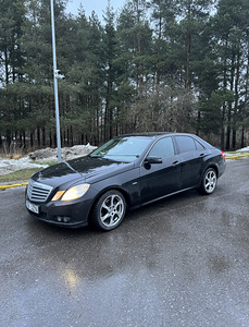 Mercedes E200 (1 фото из 3)