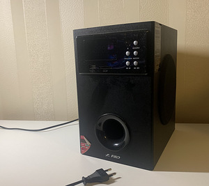Hi-Fi (1 фото из 3)