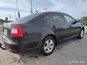 Skoda Oktavia 2010 (4 foto / 12)