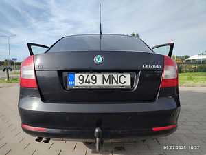 Skoda Oktavia 2010 (12 foto / 12)
