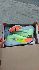 Nike ZoomX Vaporfly Next% 2 jooksujalats (4 foto / 6)