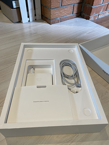 MacBook Pro (16 дюймов, 2021 г.) (4 фото из 4)