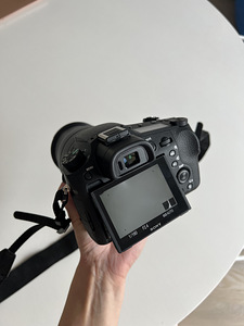 Sony RX10 III kompaktkaamera (2 foto / 6)
