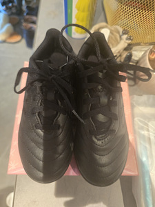 Adidas jalgpallijalatsid (4 foto / 4)