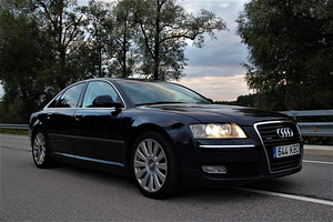 Продам Audi A8 Facelift 4.2 240kw (5 фото из 9)