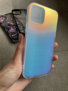 Чехлы на IPhone 12 (4 фото из 8)