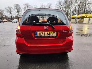 Honda Jazz (9 фото из 9)