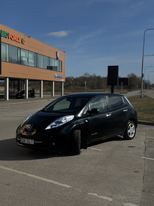 Nissan Leaf 2013 (3 foto / 6)
