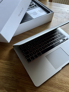 Macbook Air 13” Early 2015 128GB (4 foto / 5)
