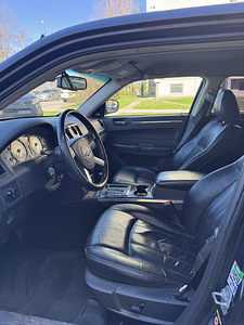 Chrysler 300C, 2010 (4 foto / 8)