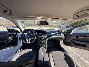 Продам Mercedes Benz C 2.2 d (7 фото из 9)
