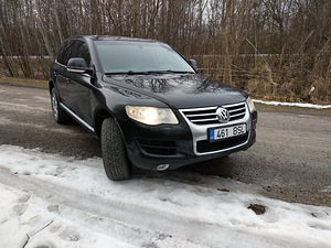 Volkswagen Touareg (2 foto / 7)