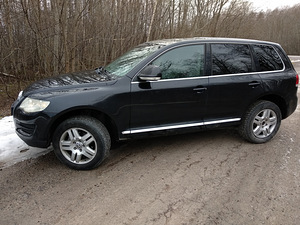 Volkswagen Touareg (7 foto / 7)