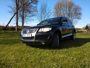 M: Volkswagen Touareg (2 foto / 8)