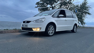 Ford Galaxy (1 фото из 4)