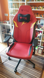 Secretlab gaming chair (Flash edition)
