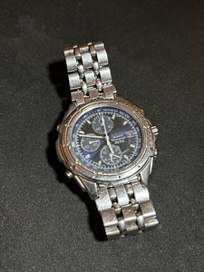 Seiko quartz Chronograph sq100 (2 foto / 3)