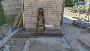 Metallist kitsed kiviplaatide hoidmiseks (2 foto / 2)