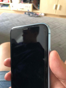 iPHONE XR BLUE EDITION 64GB (2 foto / 6)