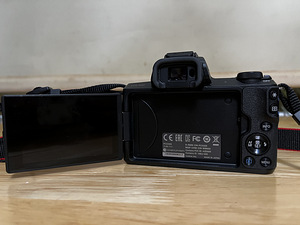 Canon EOS M50 + EF-M 15-45mm (4 foto / 10)