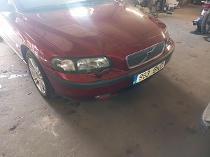 Volvo v70 (15 фото из 15)