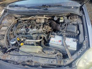 Toyota avensis (2 foto / 5)