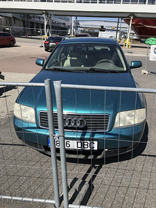 Audi A6 универсал (1 фото из 7)