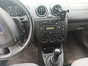 Ford Fiesta 2001, 1.3 (6 foto / 8)
