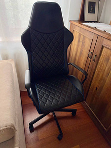 Компьютерный стул из IKEA (3 фото из 6)