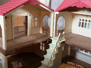 Sylvanian Families Red Roof Country Home koos mööbliga (5 foto / 8)