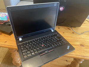 Lenovo Tphinkpad e330 (2 foto / 3)