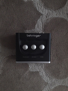 ЗВУКОВАЯ КАРТА BEHRINGER UM2 (1 фото из 1)
