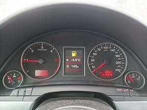 Audi A4 Avant 2.0TDI (5 foto / 6)