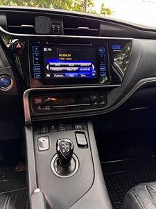 Toyota Auris 2018 gaas/hübriid auto rent (5 foto / 9)