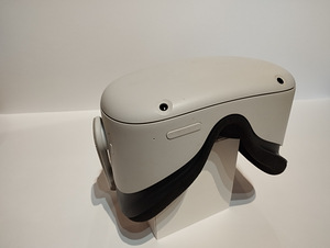 Oculus Quest 2 (2 фото из 4)