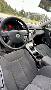 Volkswagen Passat (11 foto / 15)