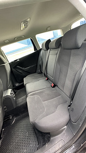 Volkswagen Passat (13 foto / 15)