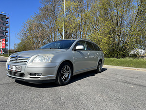 Toyota avensis (1 foto / 15)