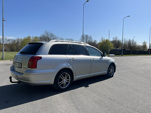 Toyota avensis (4 foto / 15)