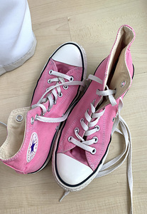 Розовые теннисные туфли Converse (4 фото из 5)