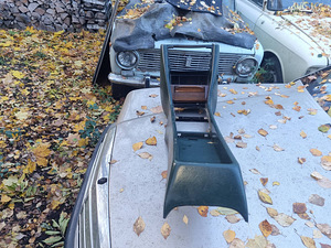 1992 Mercedes w124 keskkonsool (2 foto / 3)