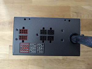 OCZ ModXStream-Pro 600W Modular Power Supply (2 foto / 3)